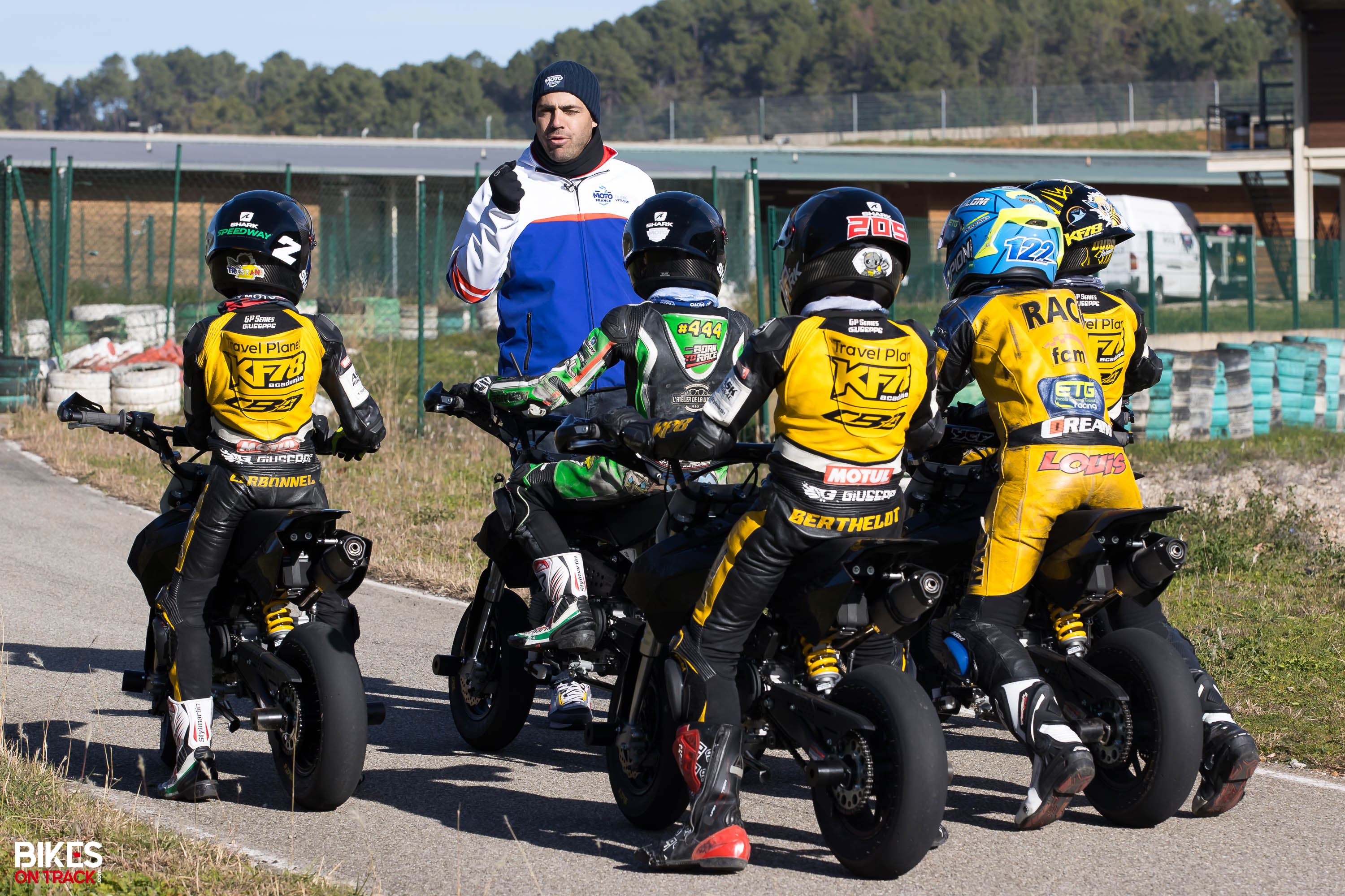Jeunes motards de la FMF Morbihan lors d'une sortie dans le département