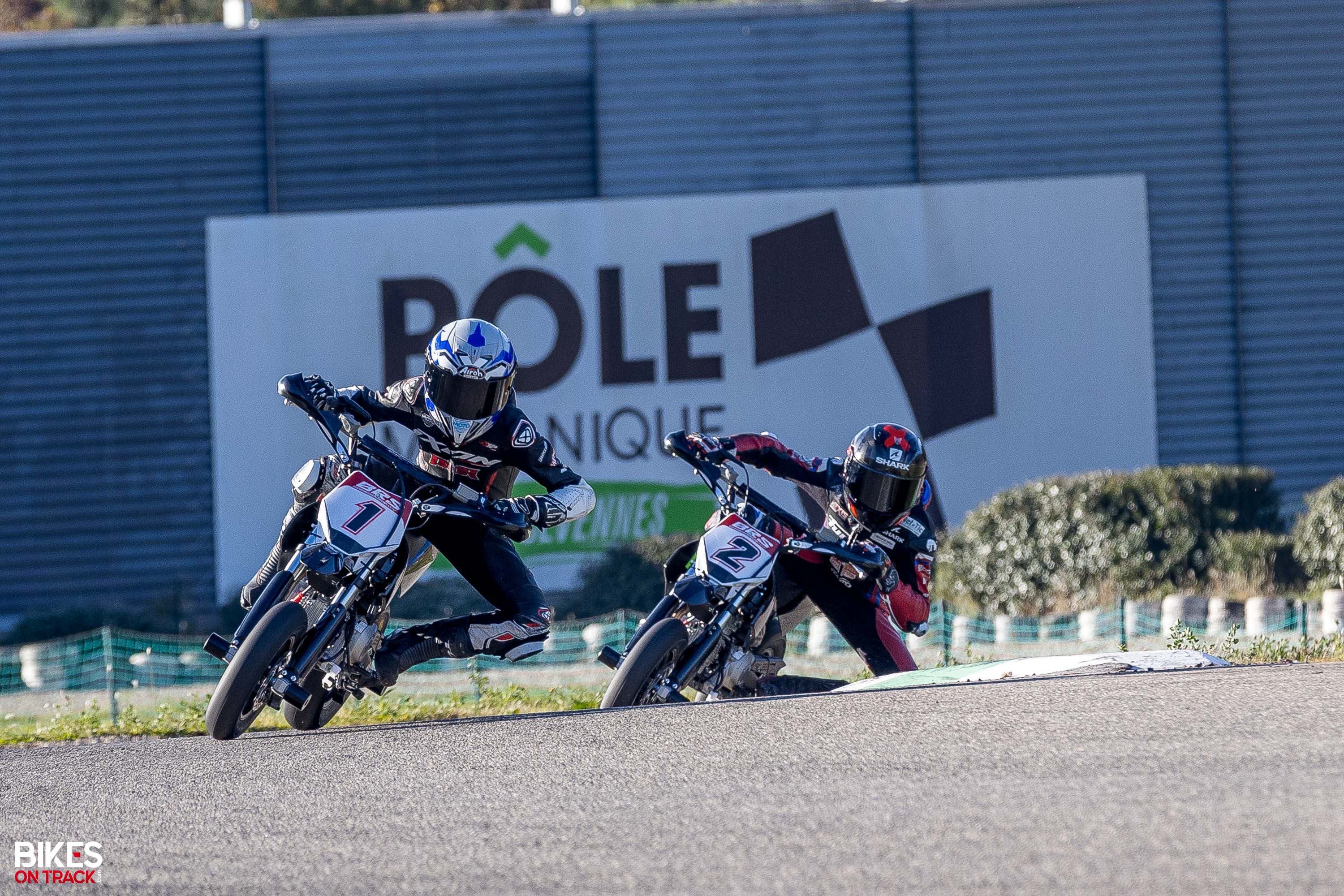 Jeunes motards de la FMF Morbihan lors d'une sortie dans le département
